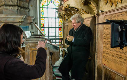 Filming the documentary Discovering Dvořák. Jiří Bělohlávek in the Zlonice church | Photo Rhombus Media