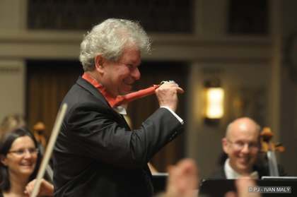 From the Prague Spring Festival concert after receiving the OBE in 2008 | Photo Ivan Malý