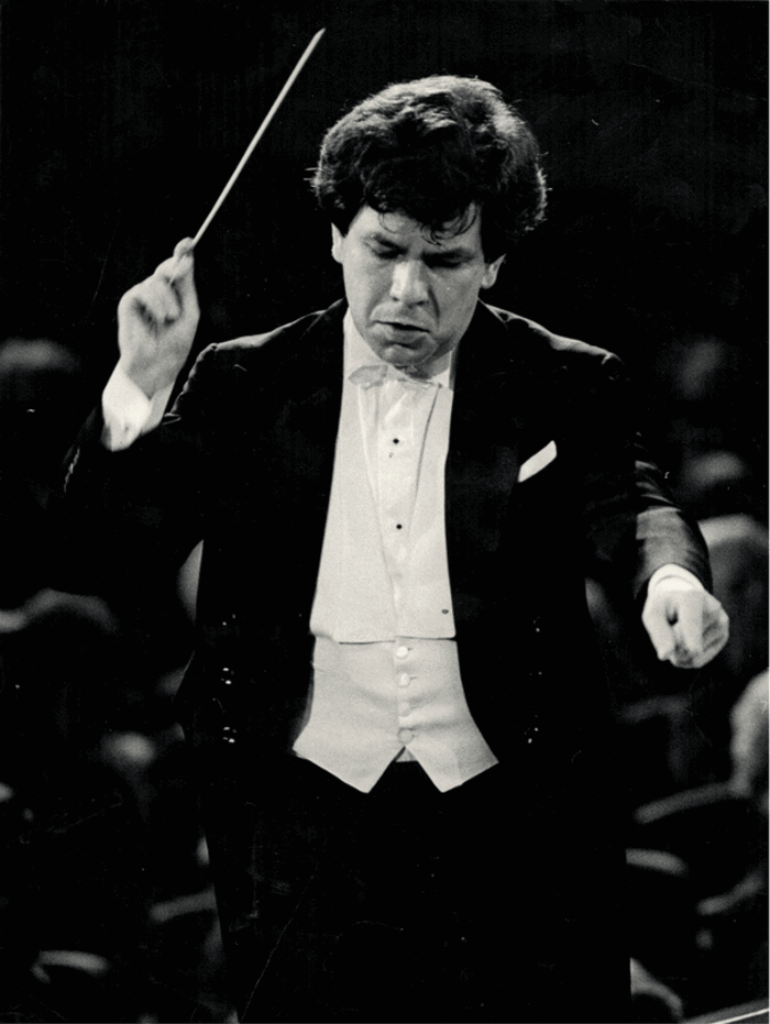 Jiří Bělohlávek conducting the Prague Symphony Orchestra