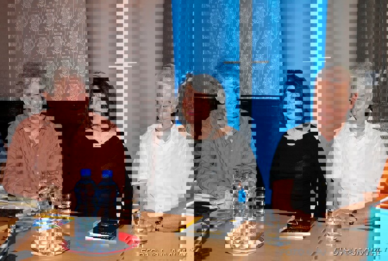 Jiří Bělohlávek, Elisabeth Leonská a Paul Hughes na tiskové konferenci Pražského jara 2008