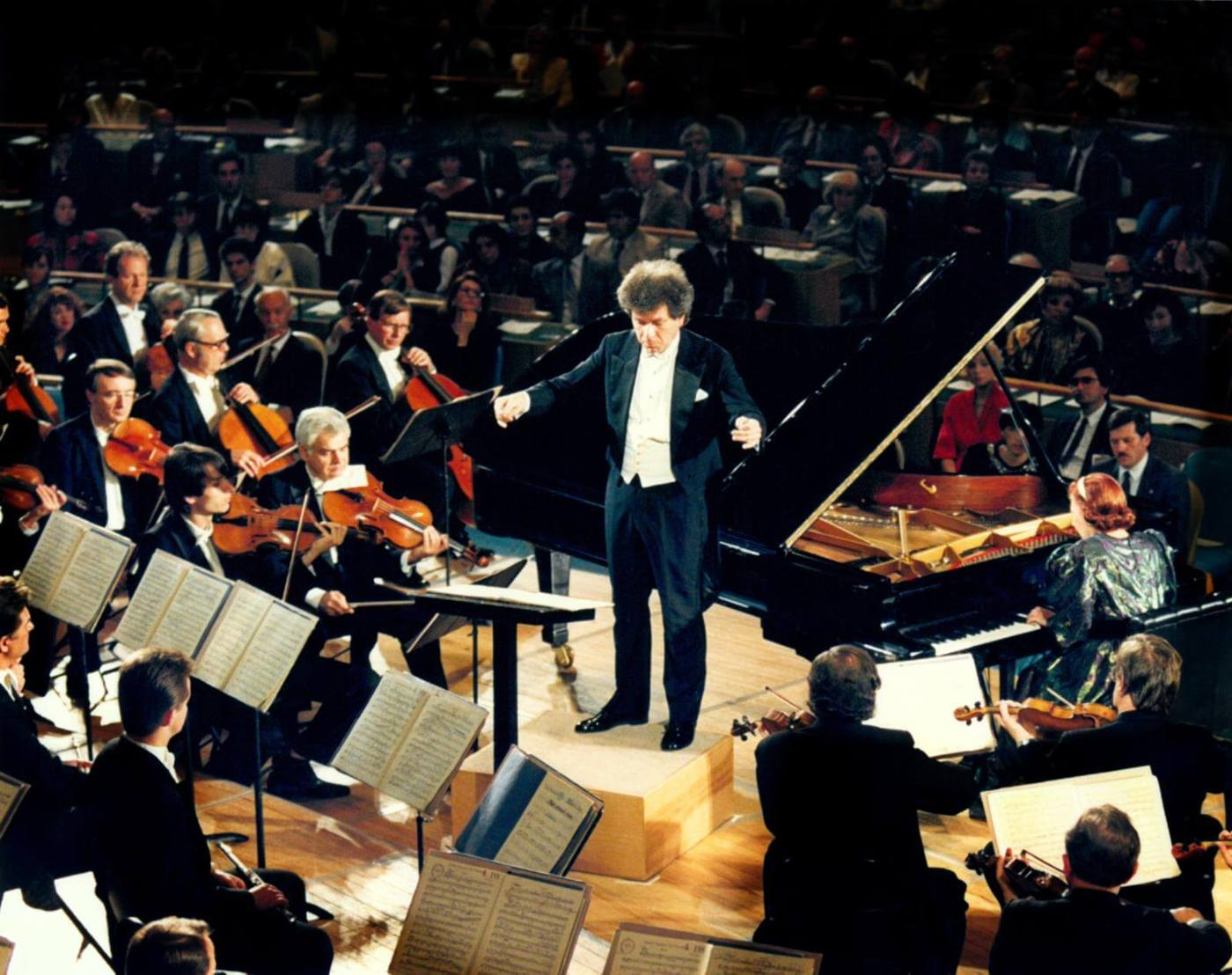 Foto ze slavnostního koncertu České filharmonie v sídle OSN dne 24. října 1990
