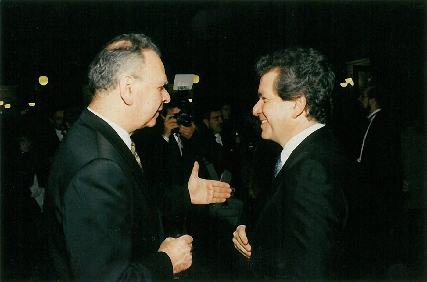 Milan Uhde, tehdejší 1. předseda parlamentu ČR, a Jiří Bělohlávek