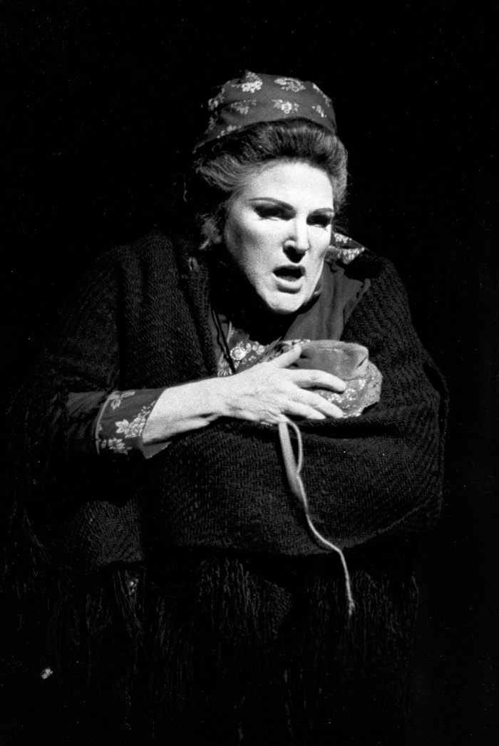 Jenůfa 1985, Marvellee Cariaga (Kostelnička) | Photo Chris Bennion, © Seattle Opera