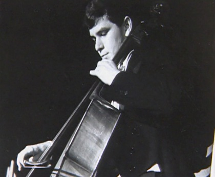Jiří Bělohlávek hraje na violoncello