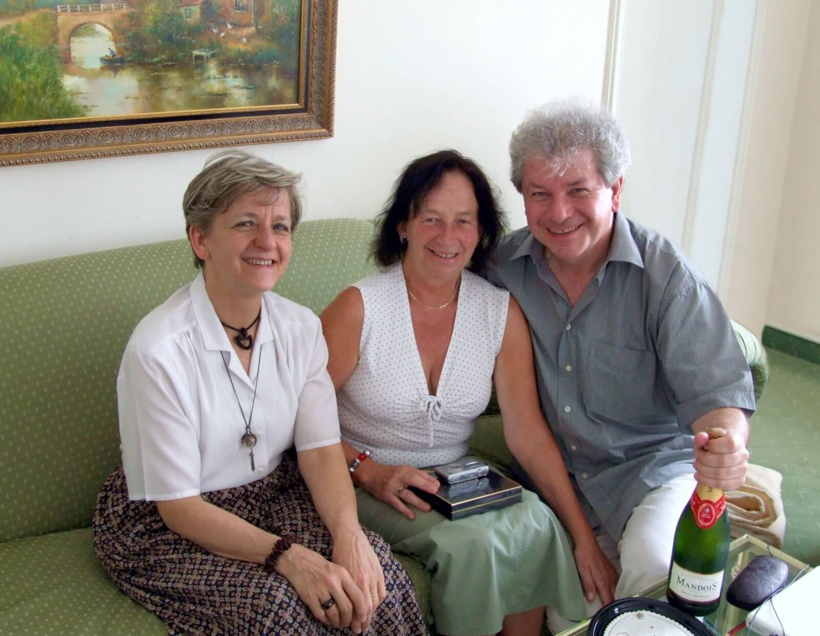 Jiří Bělohlávek with wife Anna and sister Růžena (in the middle) in Bad Kissingen