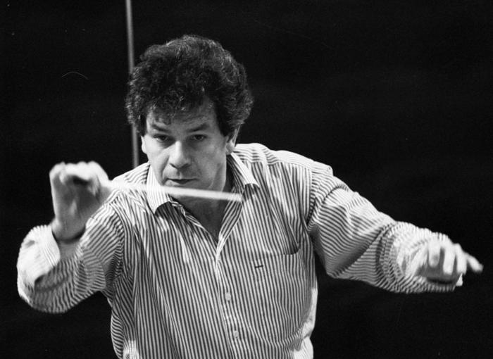 Jiří Bělohlávek na zkoušce s Českou filharmonií, kolem roku 1992