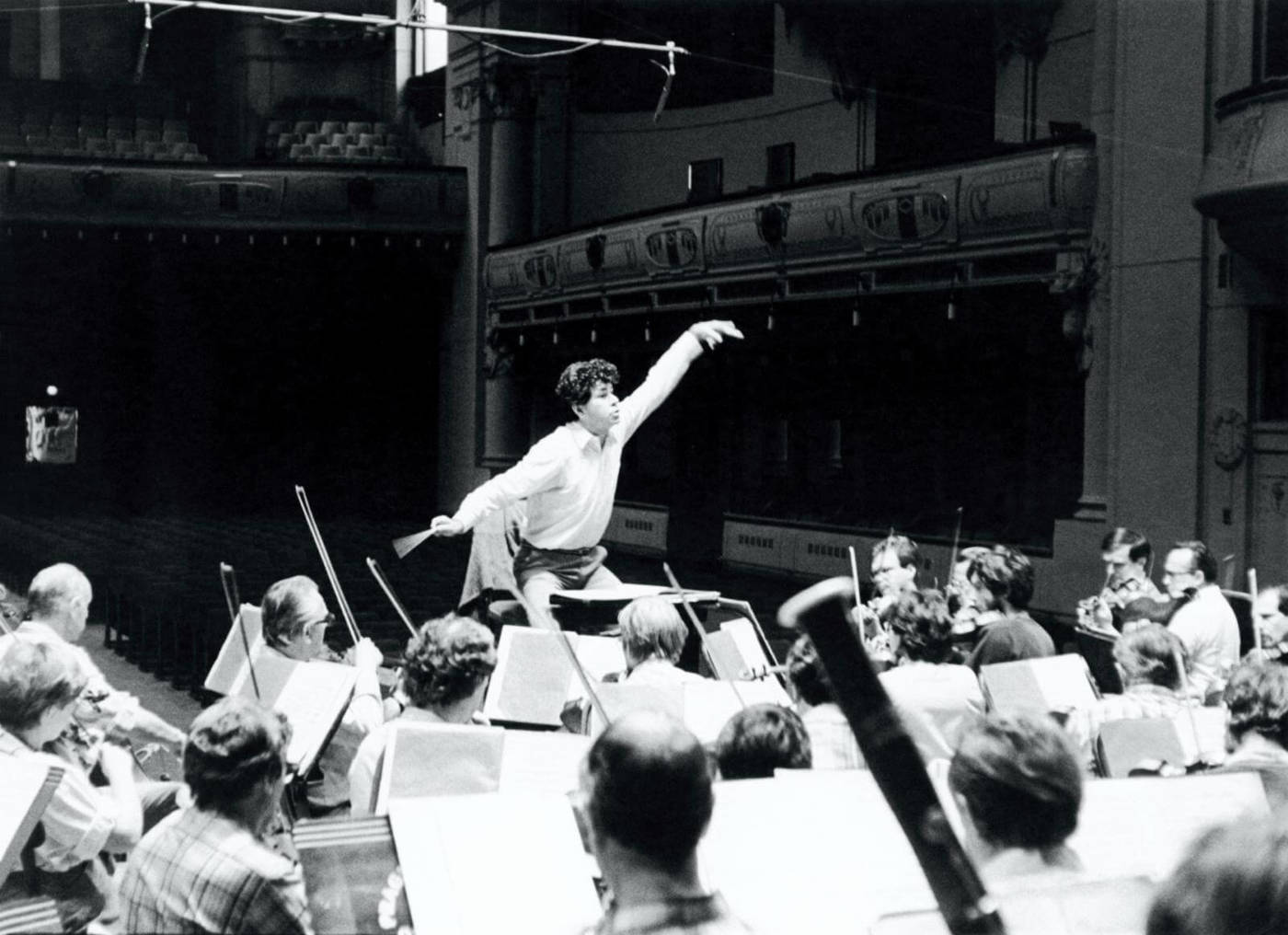 Jiří Bělohlávek rehearsing with the Prague Symphony Orchestra