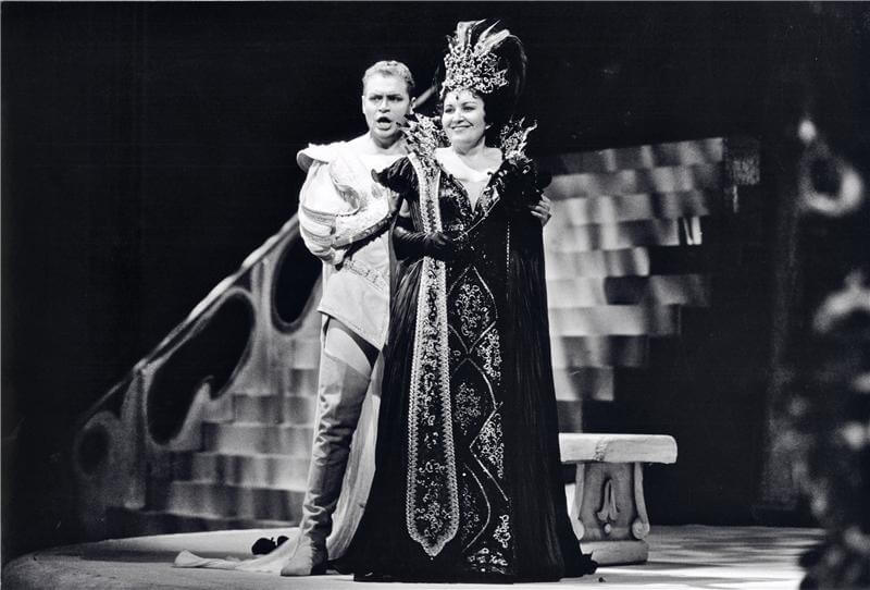 Rusalka 1998, Valentin Prolat (Prince), Eva Urbanová (Foreign Princess)